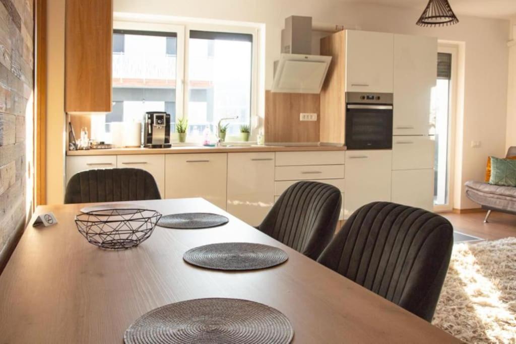 5 Dream Apartment 5 Cu Parcare Privata Nagyvárad Kültér fotó